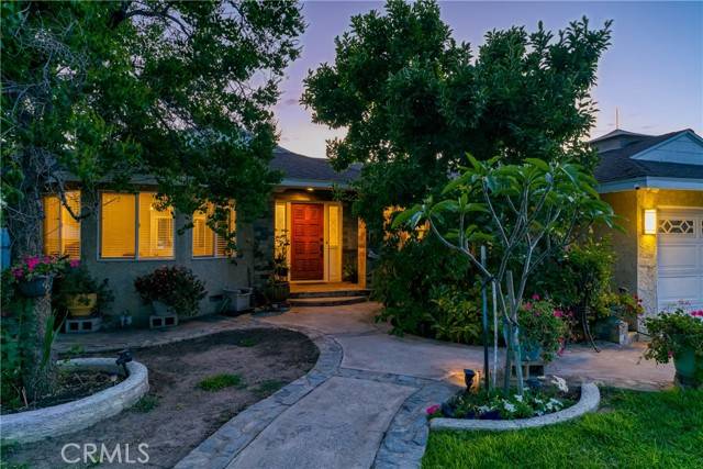 San Fernando, CA 91345,10049 Langdon