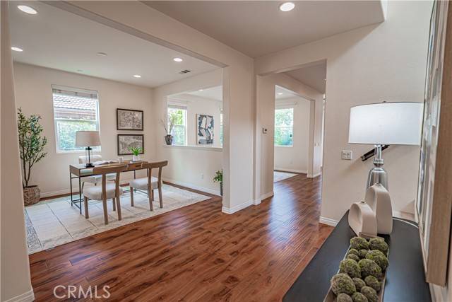 Valencia (santa Clarita), CA 91354,28353 Vista Del Rio Drive