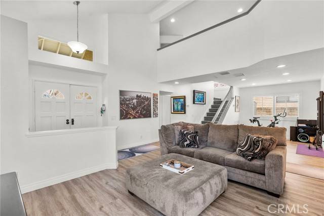 Newhall (santa Clarita), CA 91321,19777 Azure Field Drive