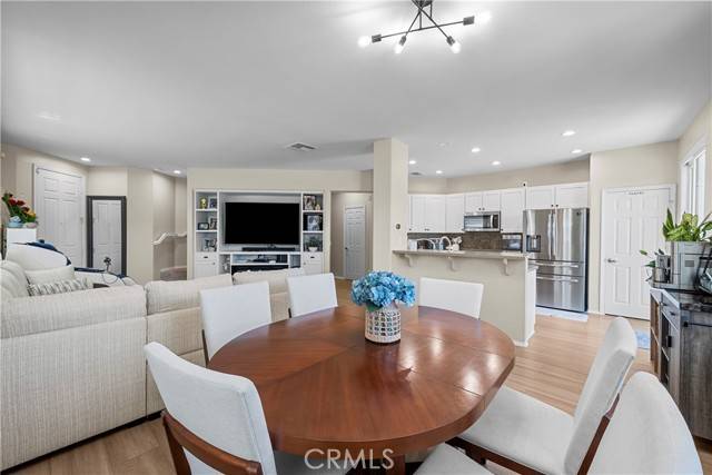 Valencia (santa Clarita), CA 91354,29248 Dakota Drive