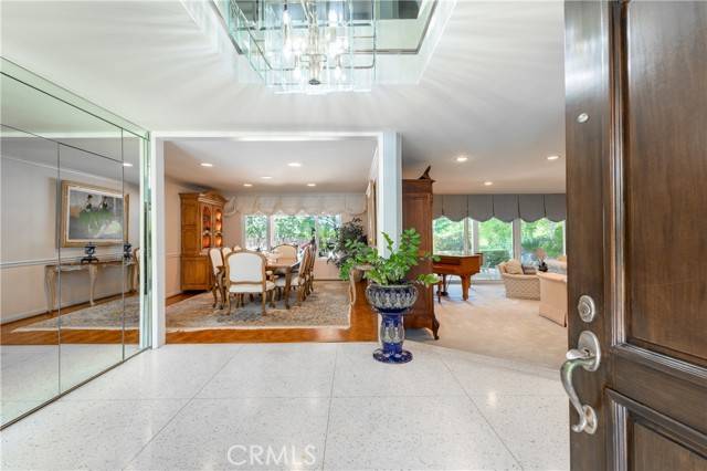 Encino (los Angeles), CA 91436,16303 Meadowridge Road