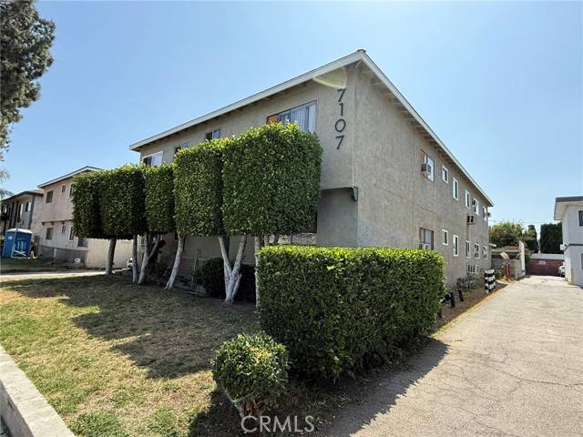 North Hollywood (los Angeles), CA 91605,7107 Coldwater Canyon Avenue