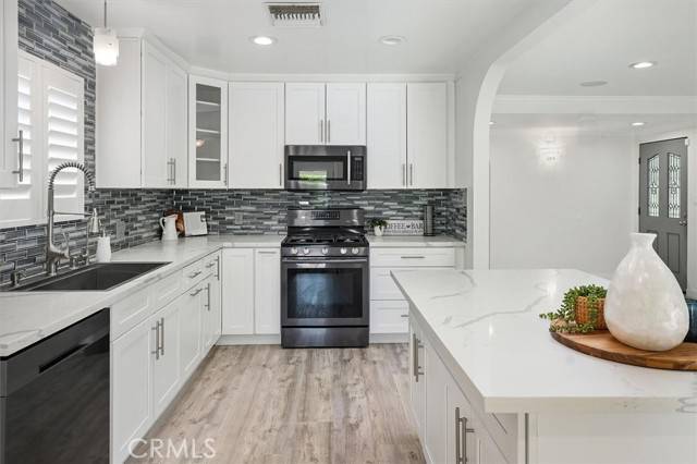 Granada Hills (los Angeles), CA 91344,11166 Amestoy Avenue