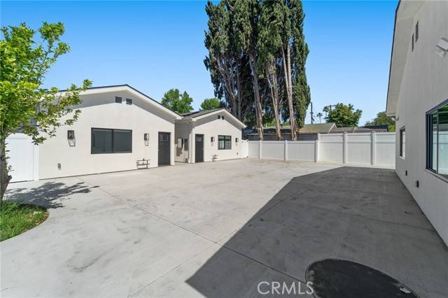 Van Nuys (los Angeles), CA 91405,6827 Ranchito Avenue