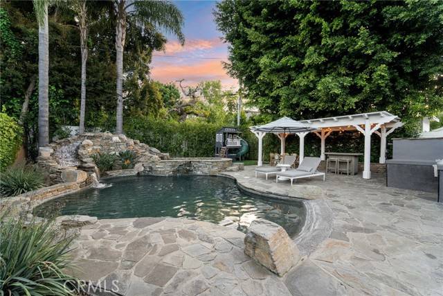 Sherman Oaks, CA 91423,14332 Roblar Place