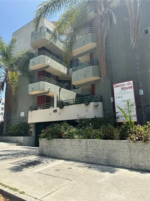 Los Angeles, CA 90046,1420 N Sierra Bonita Avenue