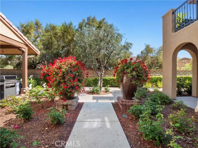 Valencia (santa Clarita), CA 91354,24496 Marzal Street