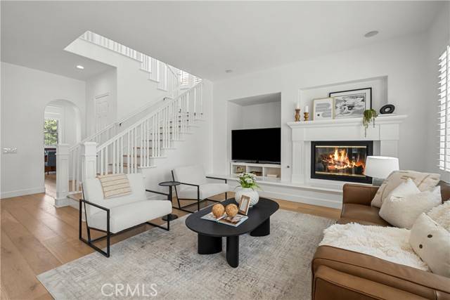 Valencia (santa Clarita), CA 91355,26814 Fairlain Drive