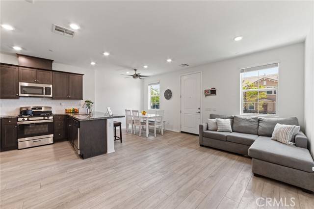 Fontana, CA 92336,16502 Casa Grande Ave #109