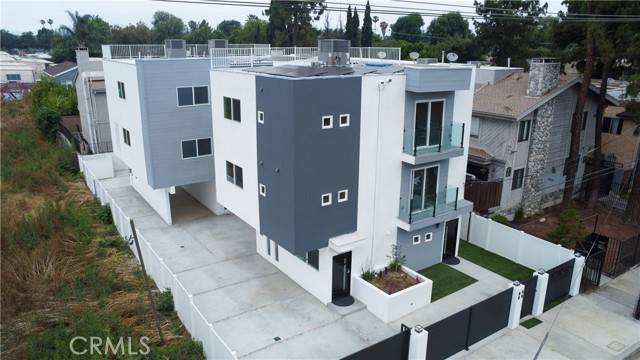 Los Angeles, CA 91406,6843 N Haskell Ave #2