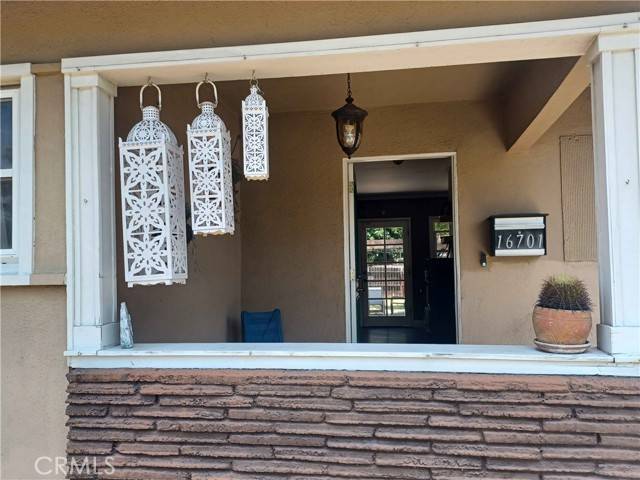 Granada Hills (los Angeles), CA 91344,16701 Chatsworth Street