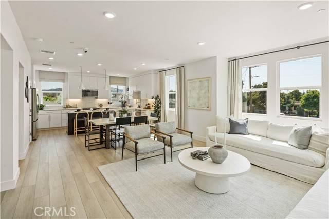Pico Rivera, CA 90660,9345 Via Azul