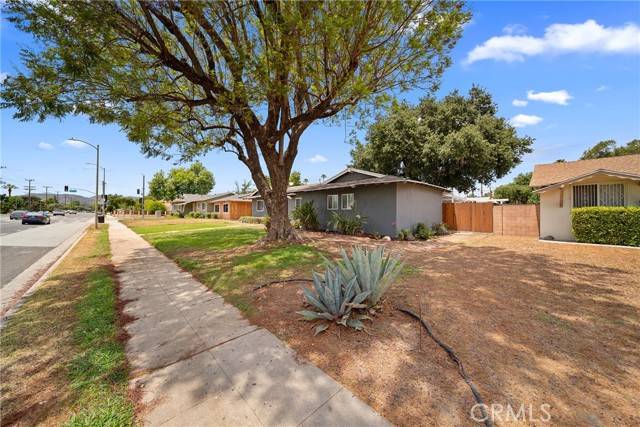 West Hills (los Angeles), CA 91304,22353 Roscoe Boulevard