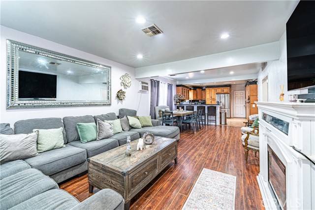 Pico Rivera, CA 90660,4639 Pine Street