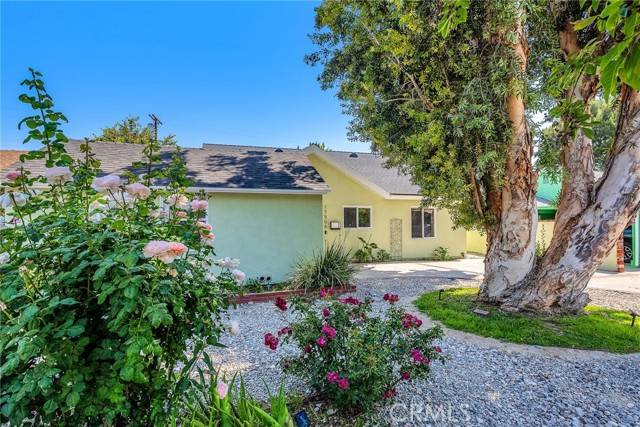 Northridge (los Angeles), CA 91325,17508 Strathern Street