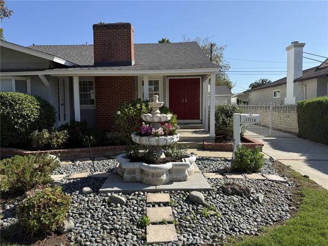 Los Angeles, CA 91406,17114 Vose Street