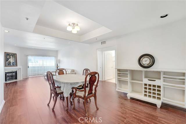 Encino (los Angeles), CA 91316,5219 Newcastle Avenue #302