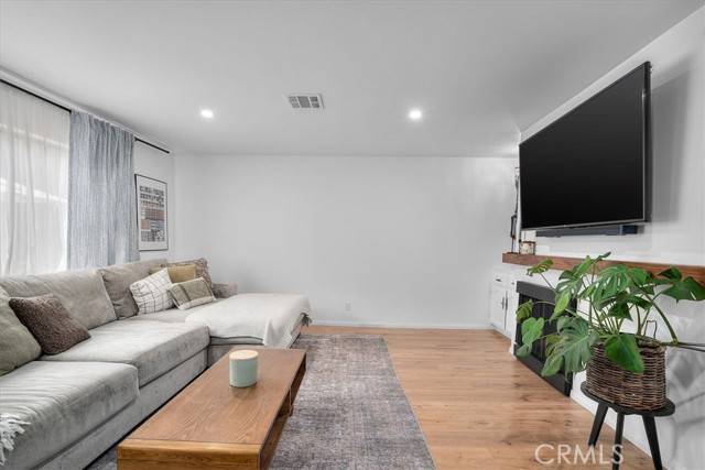 Encino (los Angeles), CA 91316,5465 Newcastle Avenue #6