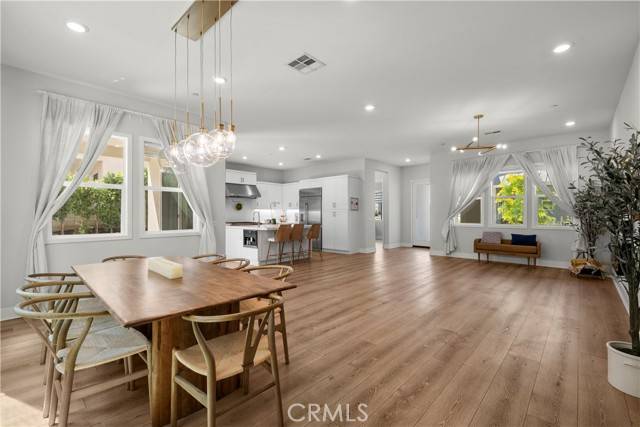 Valencia (santa Clarita), CA 91381,27010 Declaration Road