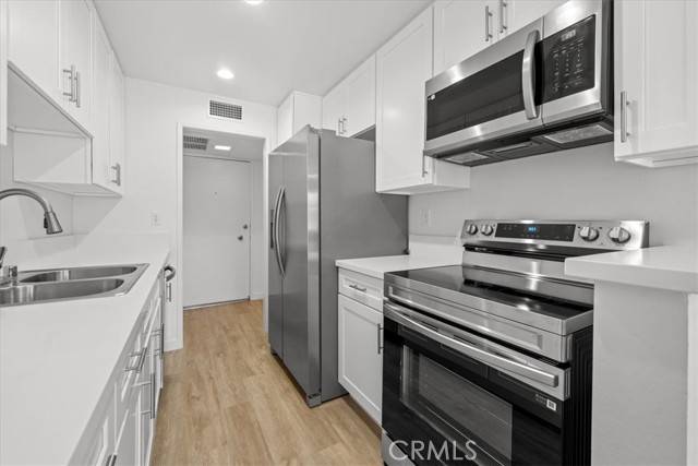 South Pasadena, CA 91030,647 Orange Grove Avenue #302