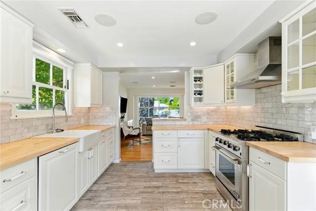 Sherman Oaks, CA 91411,5517 Bevis Avenue