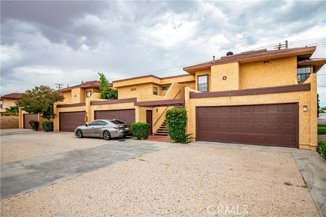 Lancaster, CA 93534,1521 W Avenue L #4