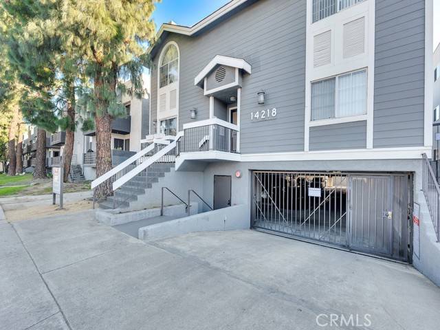 Van Nuys (los Angeles), CA 91401,14218 Victory Boulevard