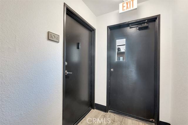 Van Nuys (los Angeles), CA 91401,14218 Victory Boulevard