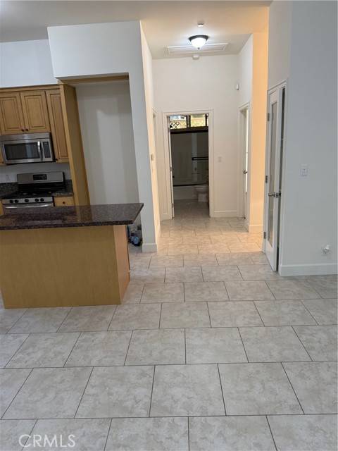 Sherman Oaks, CA 91423,4422 Matilija Avenue