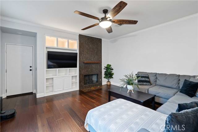 Valencia (santa Clarita), CA 91354,27451 Acacia Drive