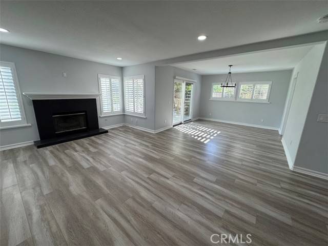 Valencia (santa Clarita), CA 91355,26433 Emerald Dove Drive