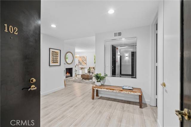 Encino (los Angeles), CA 91316,4949 Genesta Avenue #102