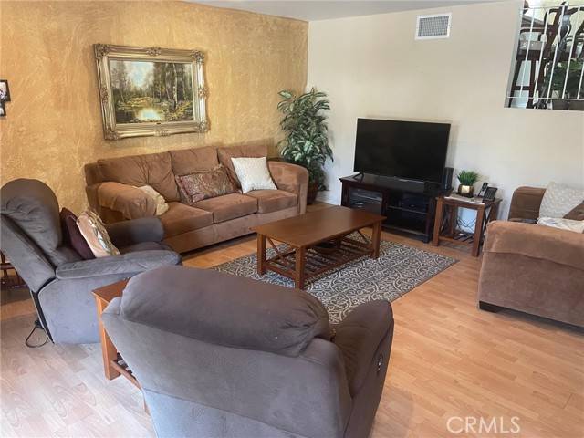 North Hills (los Angeles), CA 91343,9740 Sepulveda Boulevard #18