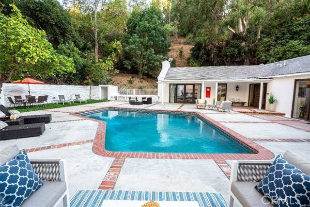 Studio City (los Angeles), CA 91604,3183 N Laurel Canyon Blvd