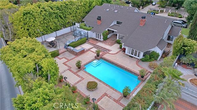 Encino (los Angeles), CA 91316,17437 Tarzana Street