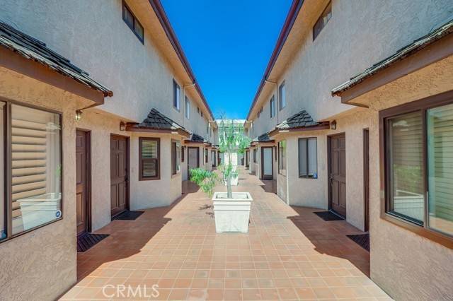 Valley Village, CA 91607,12330 Magnolia Boulevard #108