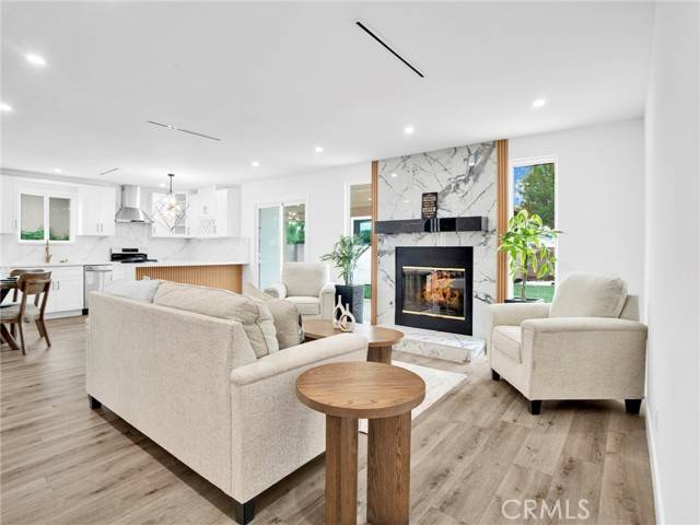 West Hills (los Angeles), CA 91307,7055 Fallbrook Avenue