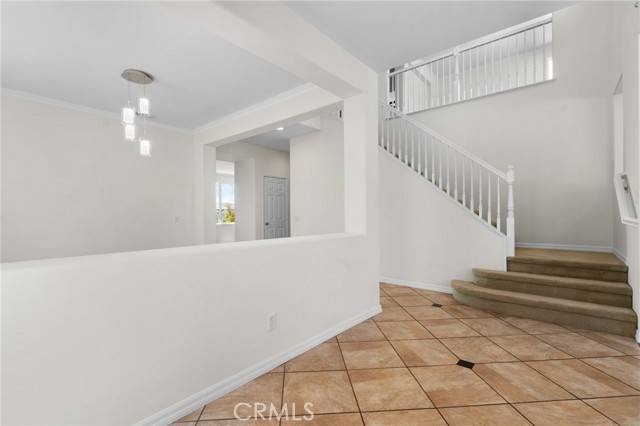 Valencia (santa Clarita), CA 91354,24058 Via Vista