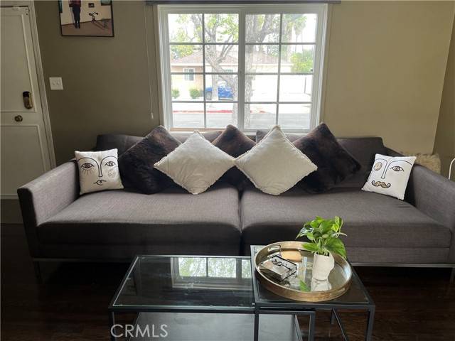 Encino (los Angeles), CA 91316,17512 Bullock Street