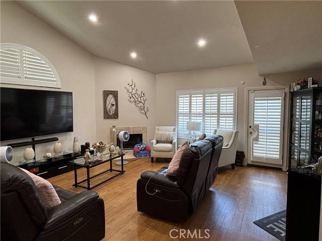 Winnetka (los Angeles), CA 91306,19928 Chase Street #2