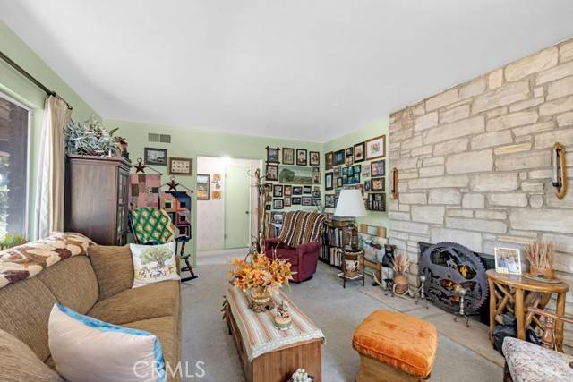 San Fernando, CA 91345,15043 Tuba Street