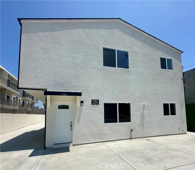 North Hollywood (los Angeles), CA 91605,7726 Laurel Canyon Boulevard
