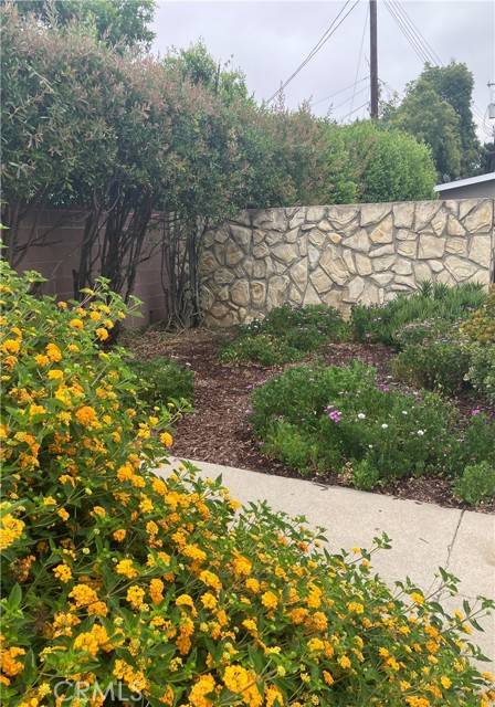 Los Angeles, CA 91406,6914 Andasol Avenue