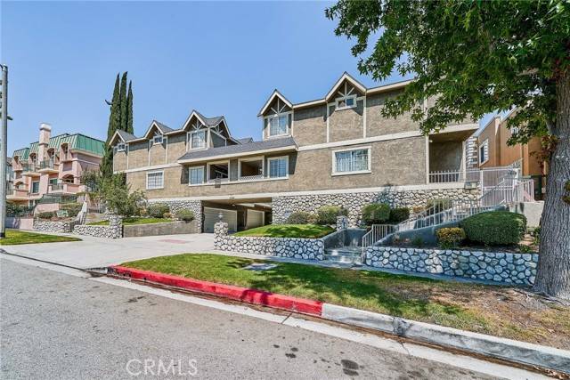 Montrose, CA 91020,2231 Montrose Avenue #8