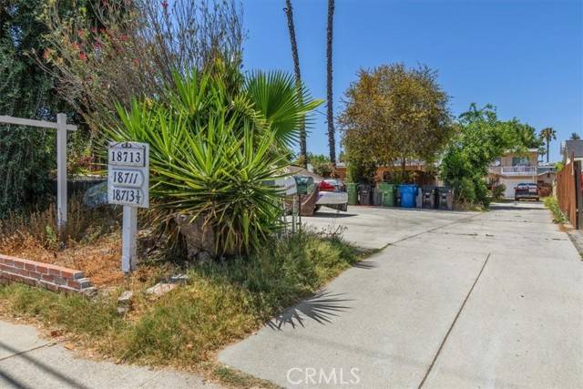 Reseda (los Angeles), CA 91335,18713 Vanowen Street