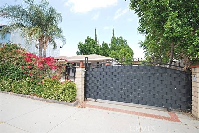 Granada Hills (los Angeles), CA 91344,10622 Zelzah Avenue