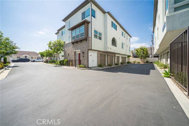 Montebello, CA 90640,117 N 5th Street #B