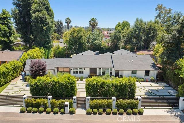 Woodland Hills (los Angeles), CA 91367,23228 Ostronic Drive