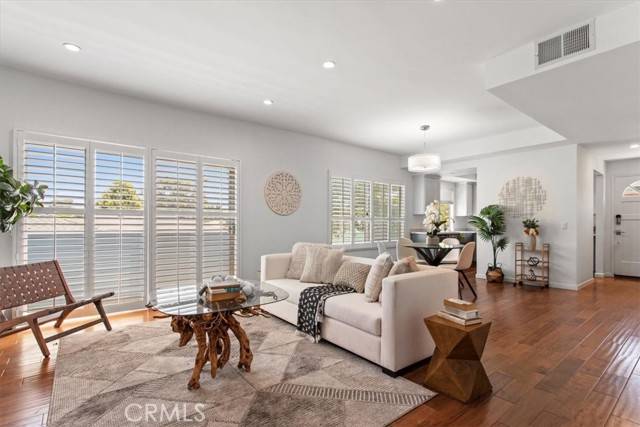 Sherman Oaks, CA 91411,5324 N Kester Ave 12
