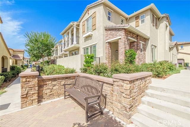 Valencia (santa Clarita), CA 91354,28752 Calle De La Paz Drive